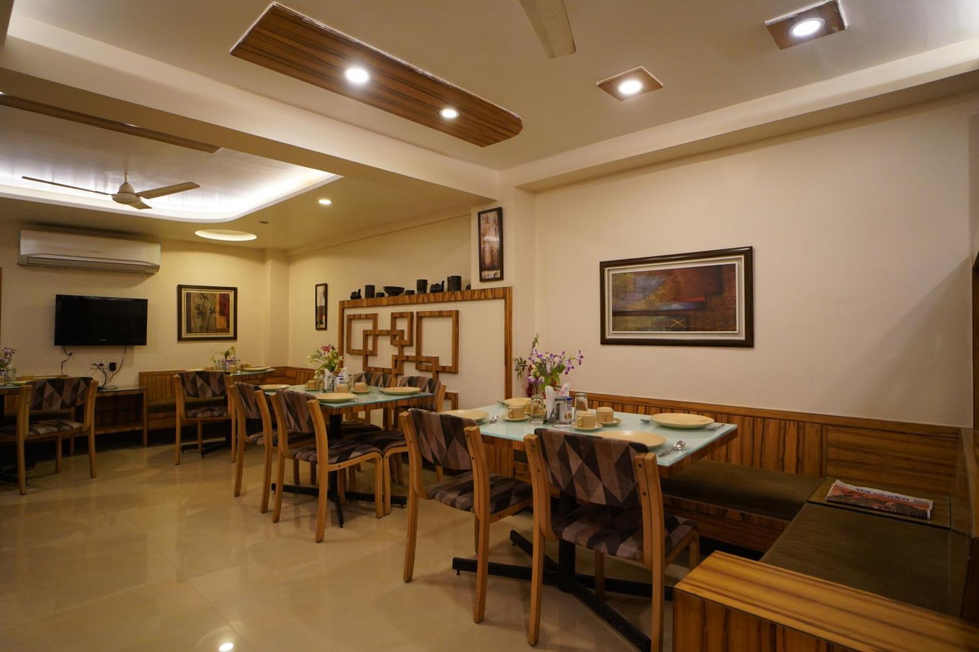 Hotel Gk Palace Bhopal Exterior photo