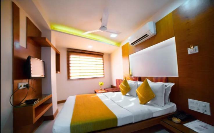 Hotel Gk Palace Bhopal Exterior photo